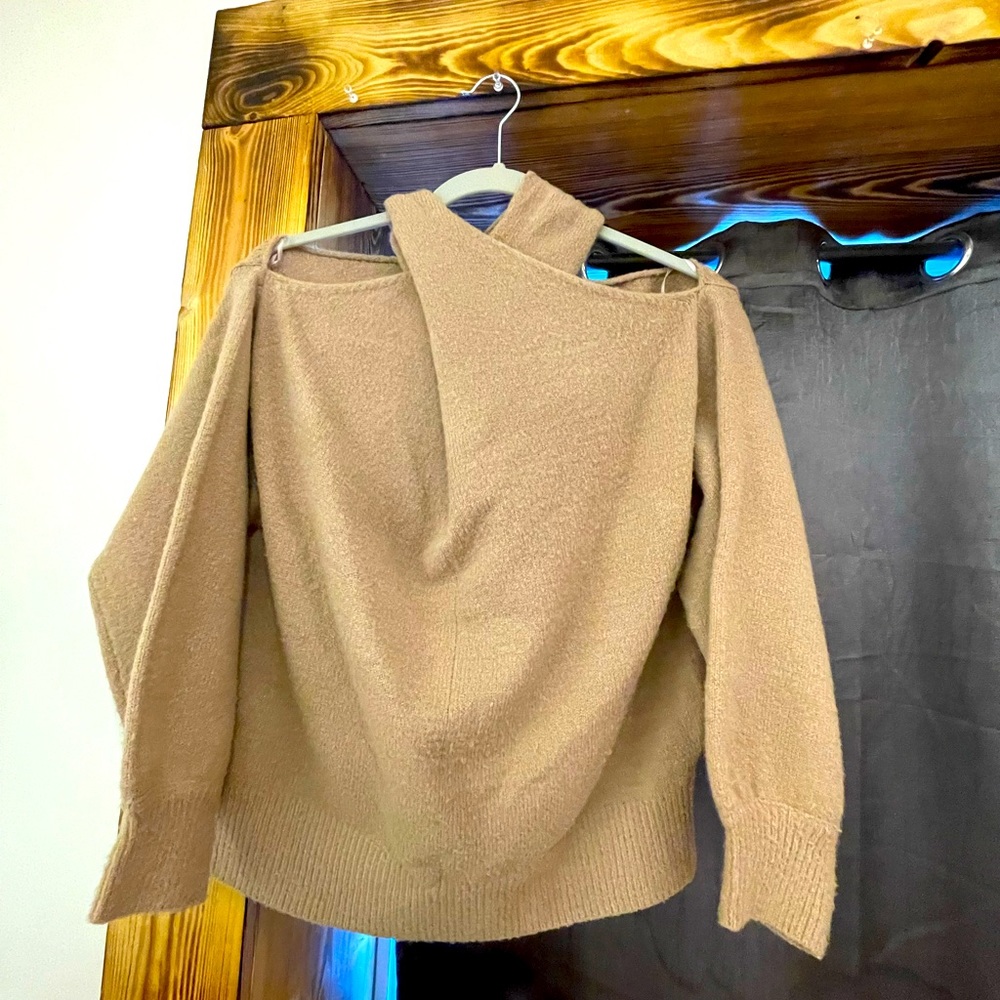 Cross neck sweater